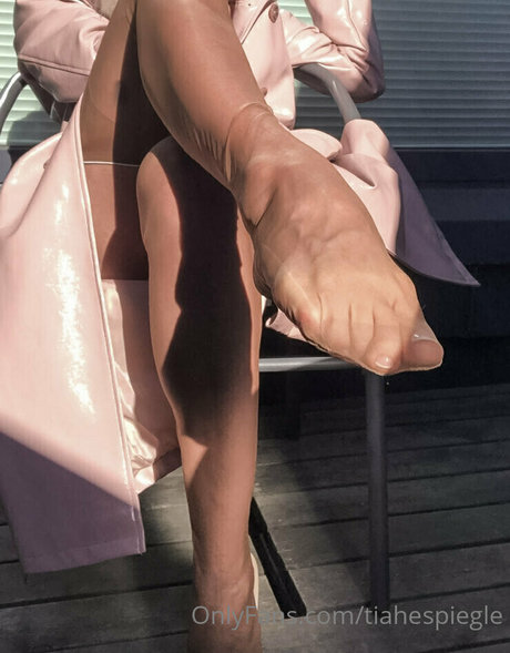 tiahespiegle star adult archive