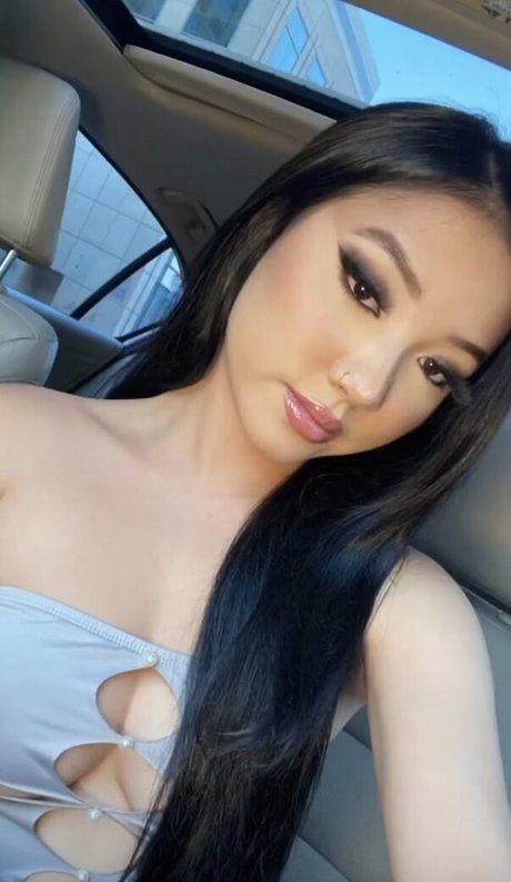 clothed onlyfans hd picture