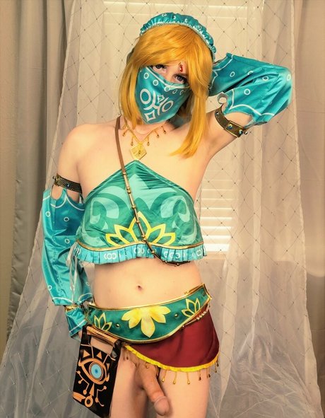 femboygaming adult model pic