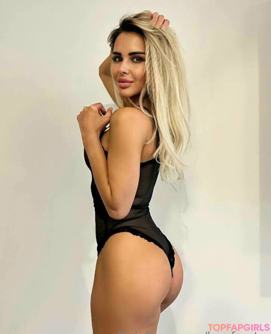 larafrosty pornstar hot photos