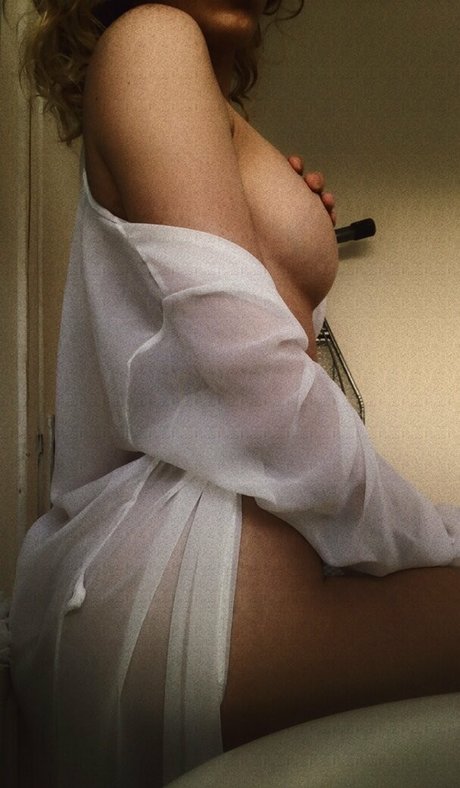 ariafreee star nude pics