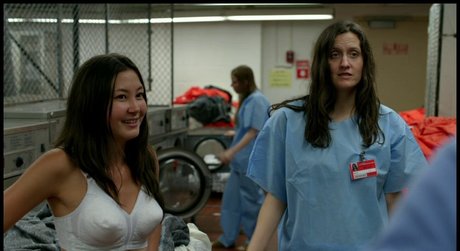 Kimiko Glenn nice star pic