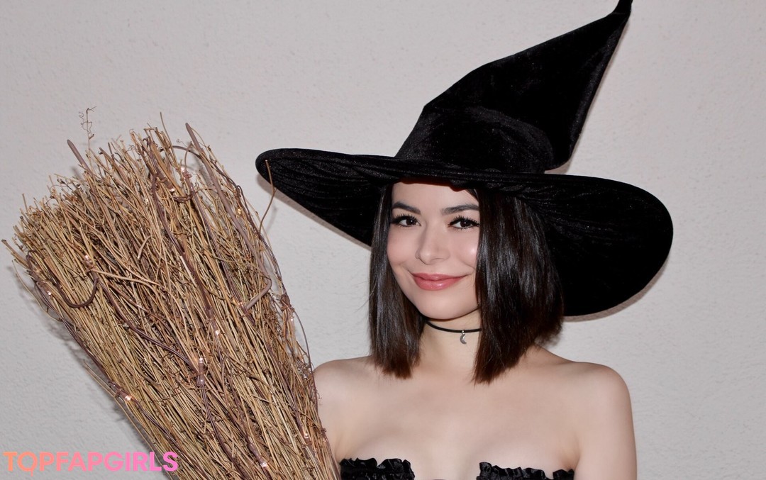Miranda Cosgrove erotic actress pics