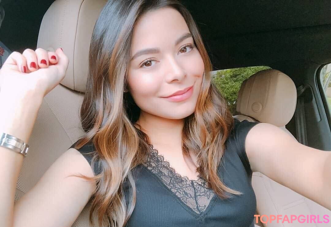 Miranda Cosgrove nudes model gallery