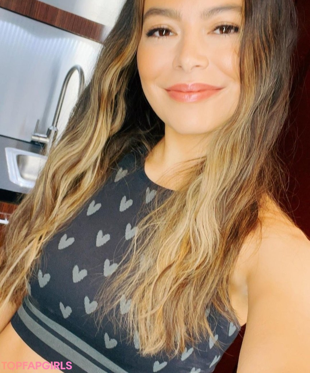 Miranda Cosgrove model hot picture