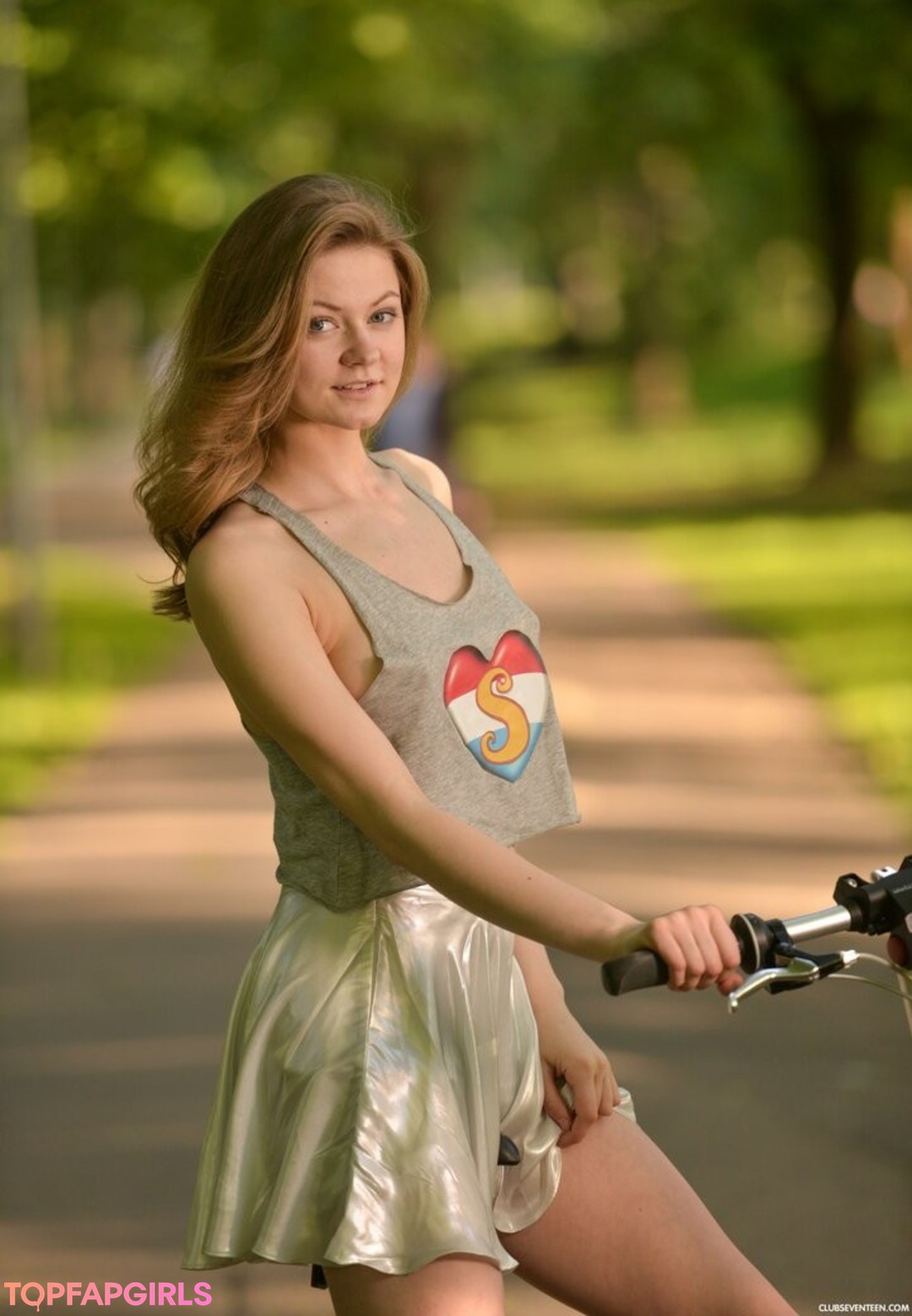 very skinny onlyfans naked galleries