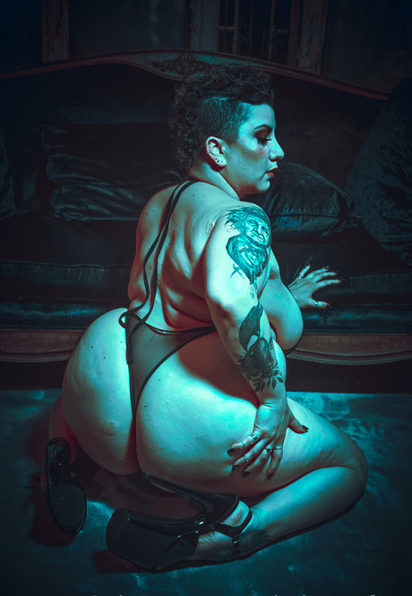 griminatorfree high quality model image