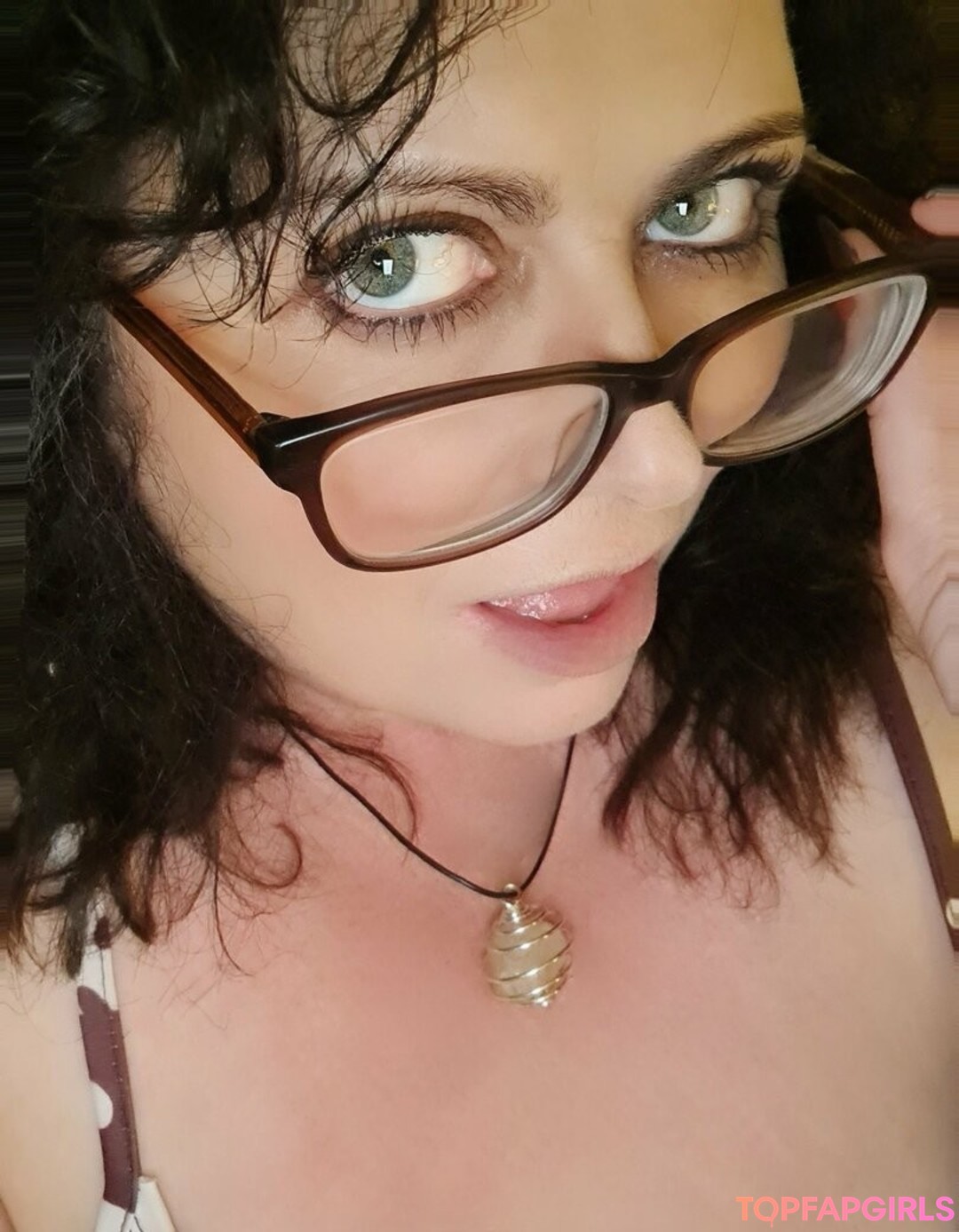 pale teen onlyfans pornographic images