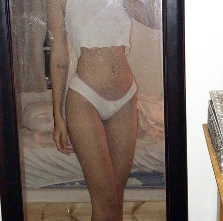 xulanichristine star top photo