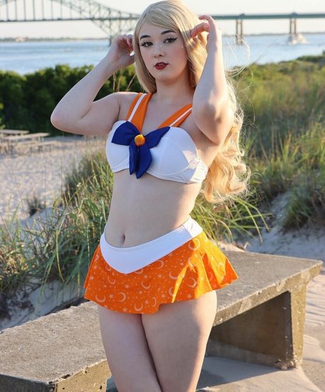 Biologistinbeauty sex model pic