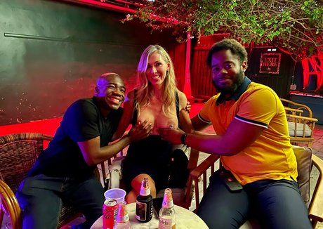 hollyhotwifevip model porn picture