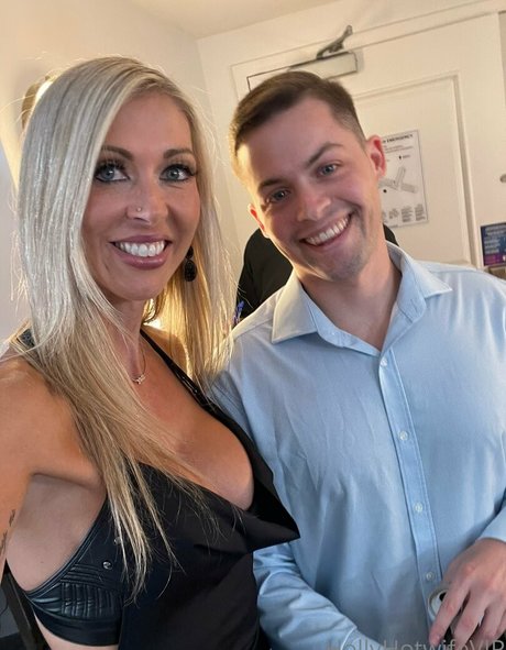 hollyhotwifevip profile image