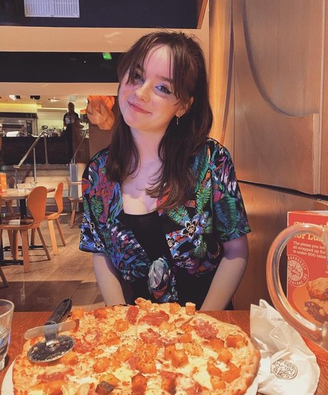 Laura Anne profile image