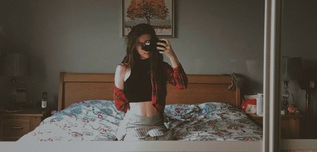 Laura Anne model nude photos