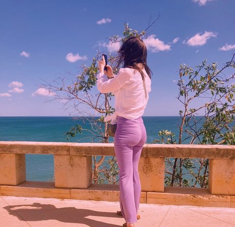 Laura Anne beautiful actress archive