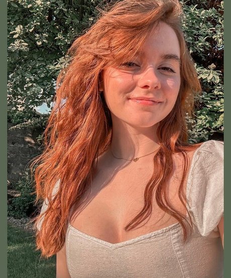 Laura Anne model best pictures