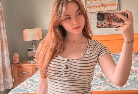 Laura Anne model naked photos