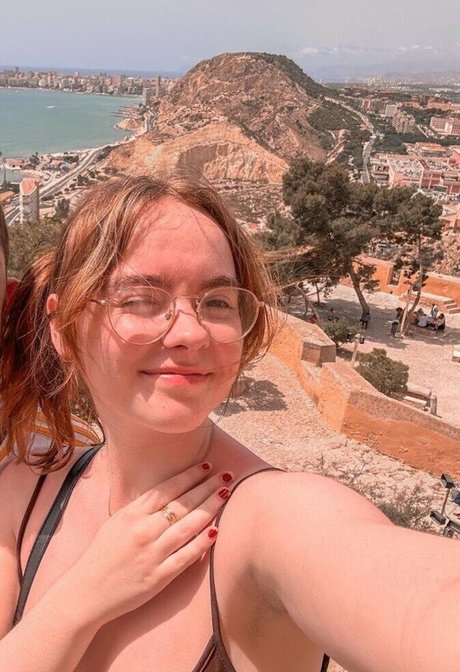 clothed onlyfans beautiful naked pictures