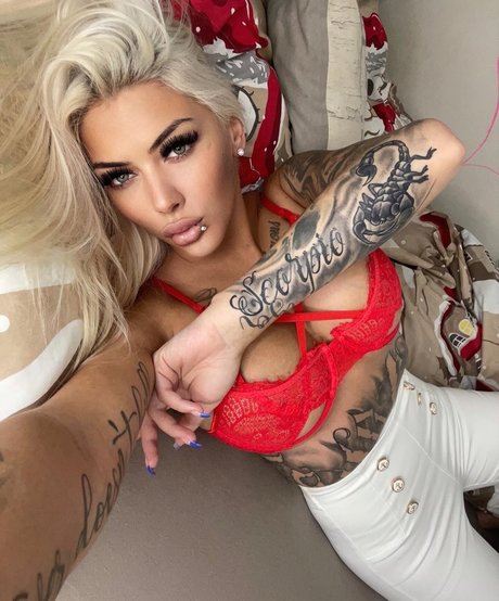 Deminecka pornstar hd images