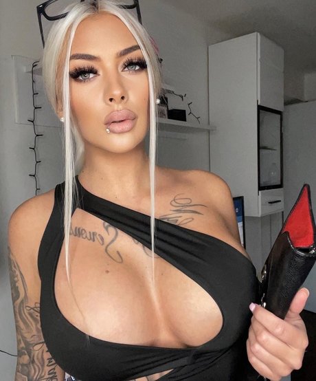 Deminecka star sex pictures