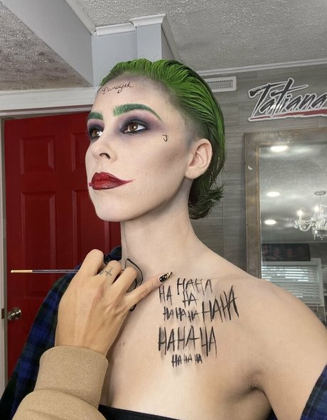 Lexiepeterss model nude galleries