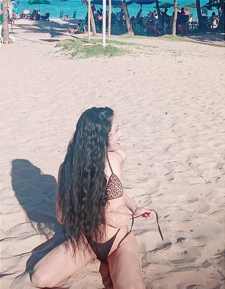 beautiful japanese onlyfans top pic