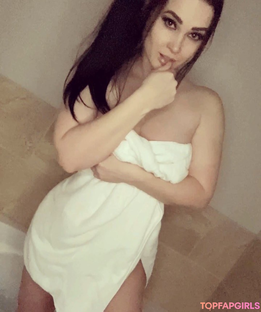 Niece Waidhofer pretty actress picture
