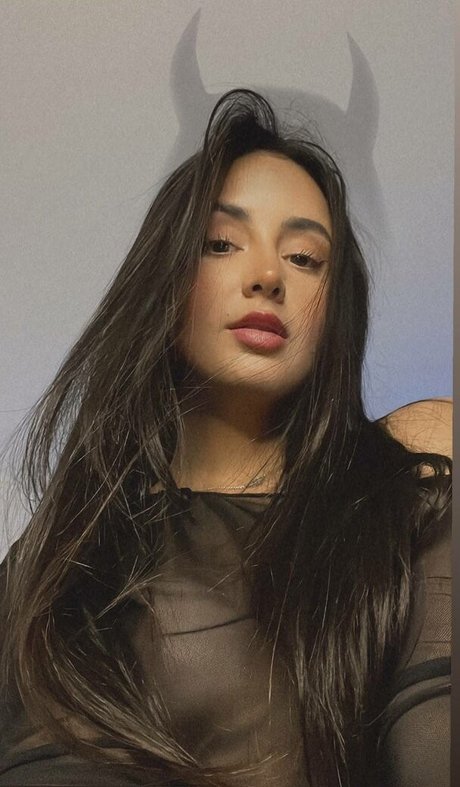 Annie Dreams hot model pics