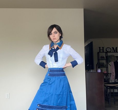 Awkspew roo2 pornstar nude pictures