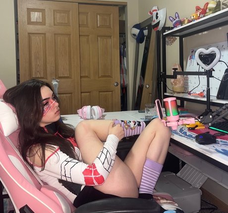 Awkspew roo2 model xxx gallery