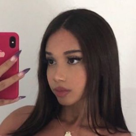 Twayla Venti model nice pic