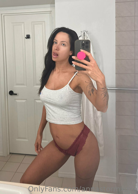 annastormxoxo top profile image