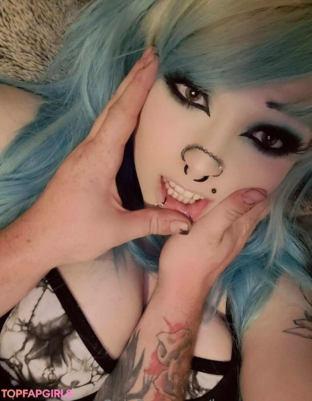 Luna Ghostess pornstar photos