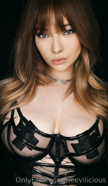 neevilicious star erotic img