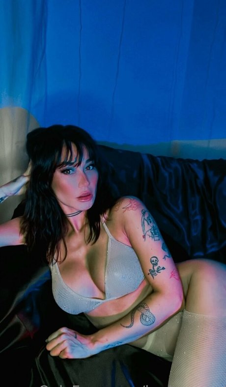 karleaxoxo xxx pornstar img