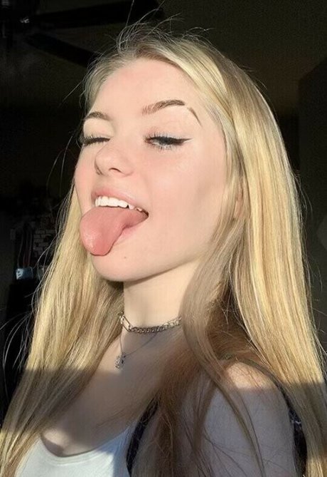 NaomiSkyex pornstar sex image