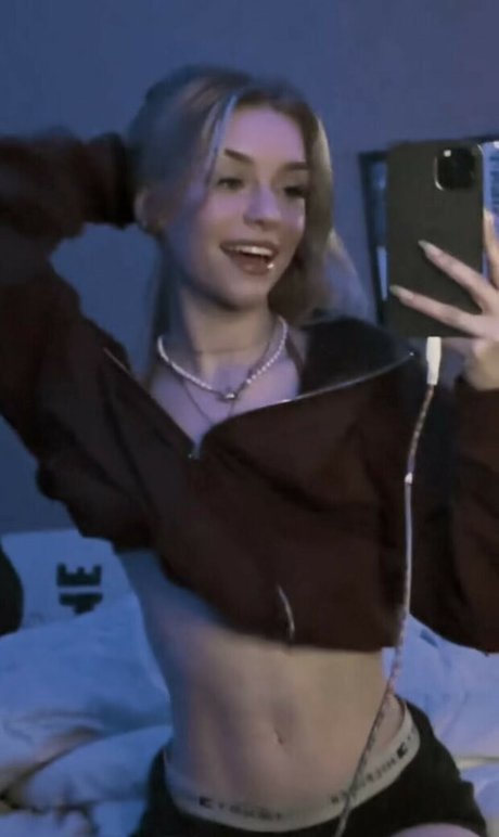 NaomiSkyex pornographic actress photo