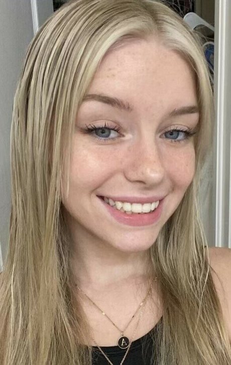 NaomiSkyex model pretty img