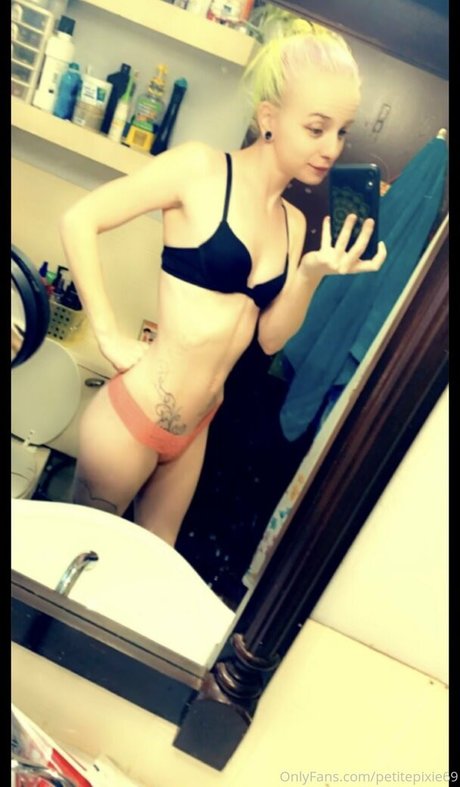 petitepixie69 pornstar beautiful pic