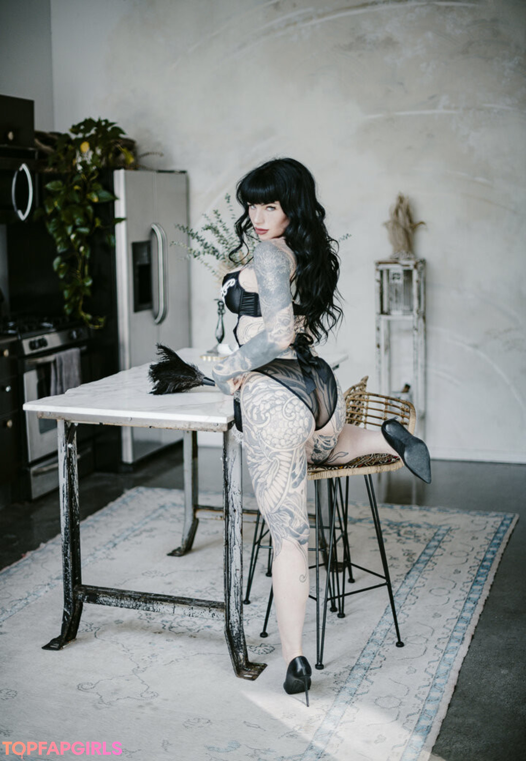 Penny Suicide hot actress photos