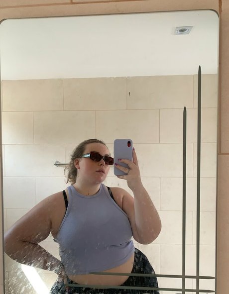 queenmaison pretty pornstar pics