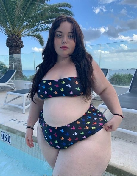 queenmaison free actress gallery