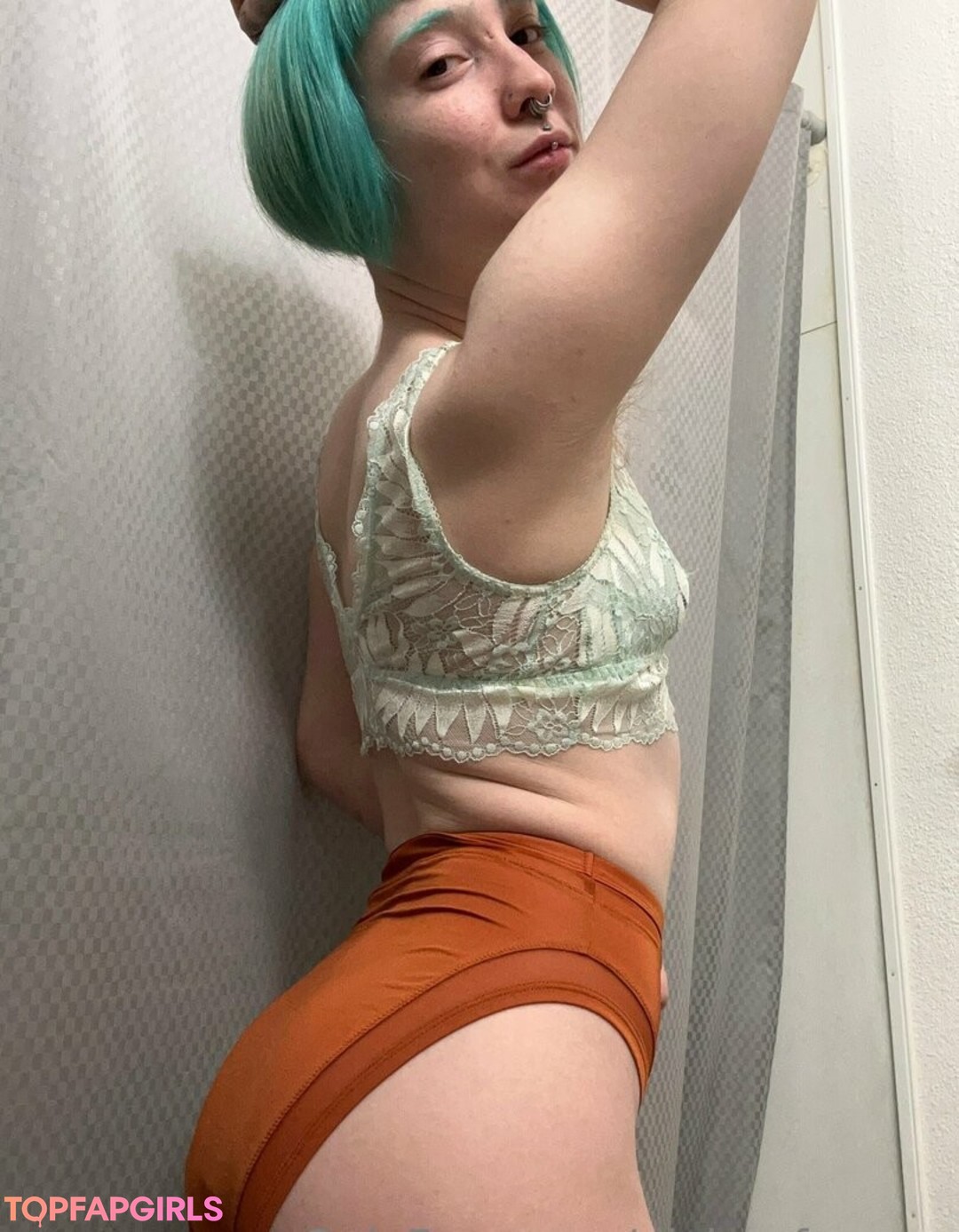divine femme model high quality picture