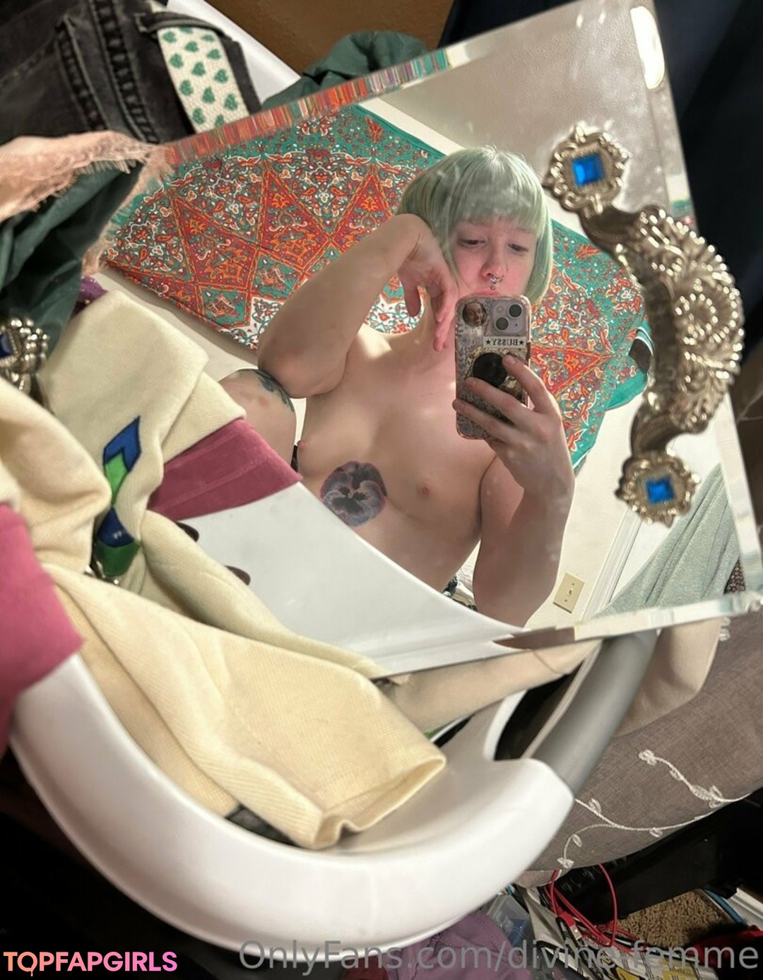 divine femme top profile image