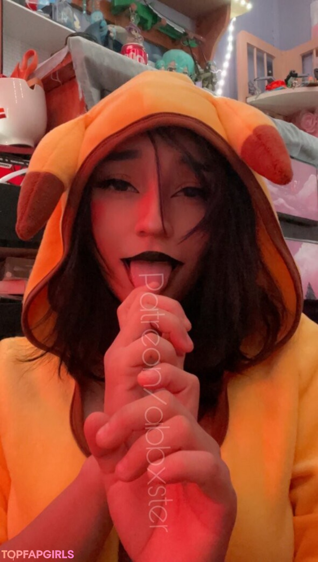girl onlyfans erotic images