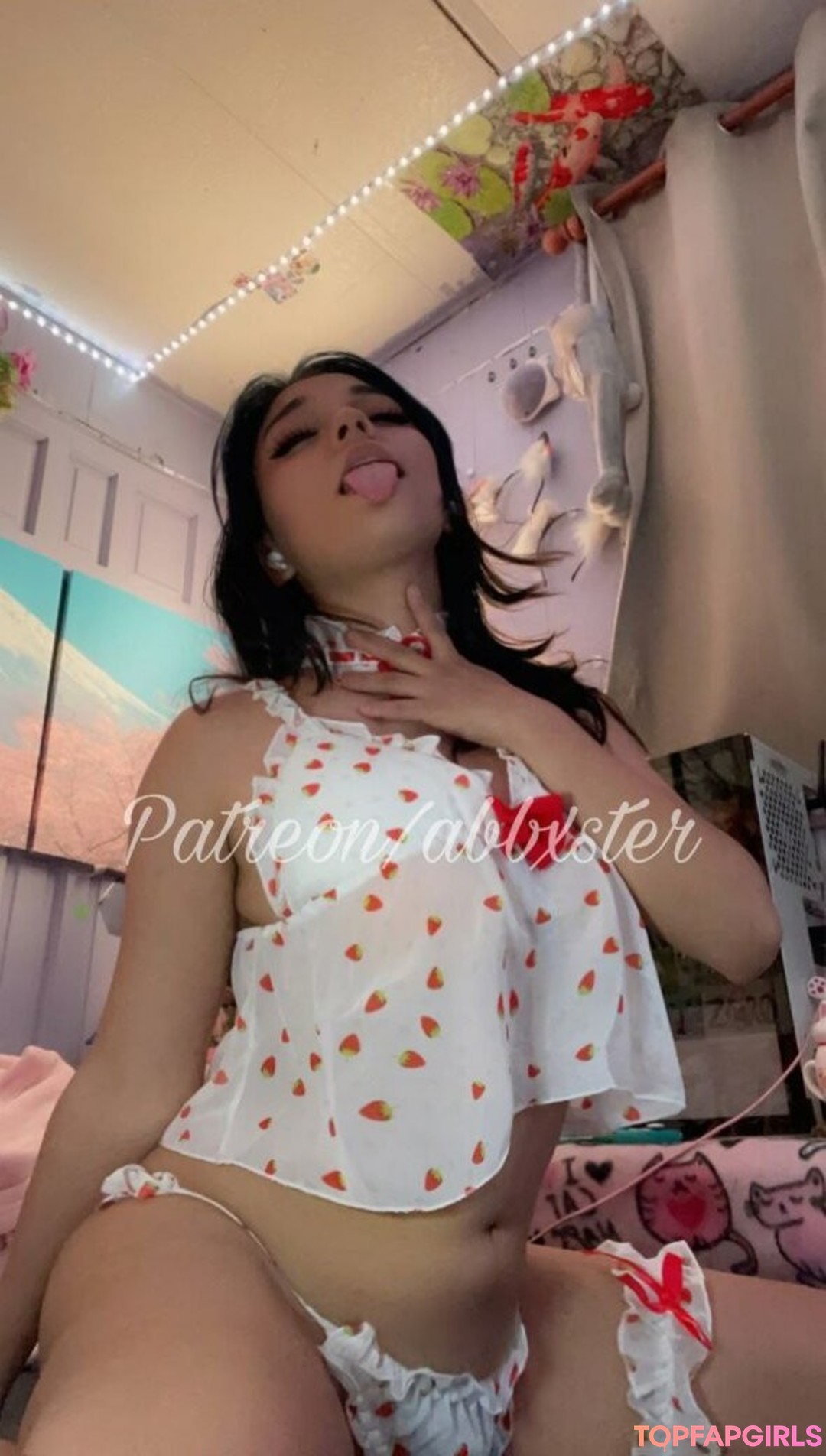 inside onlyfans beautiful img