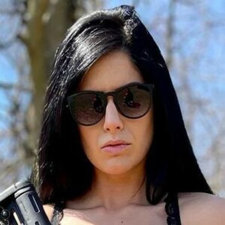 Gun Bunnies naked model pic