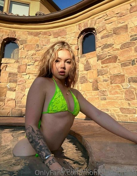 massive tits onlyfans nudes gallery