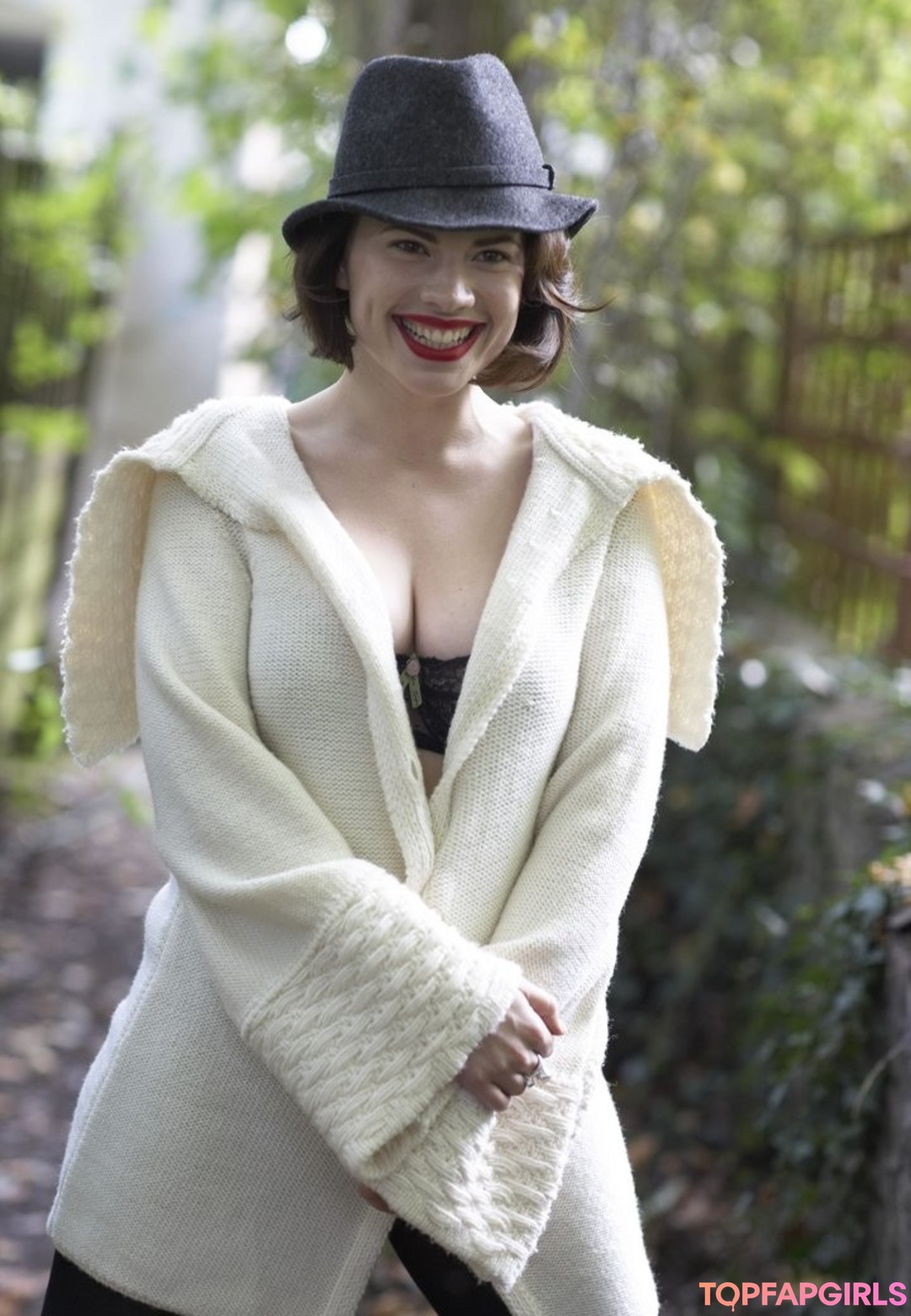 Hayley Atwell model art images