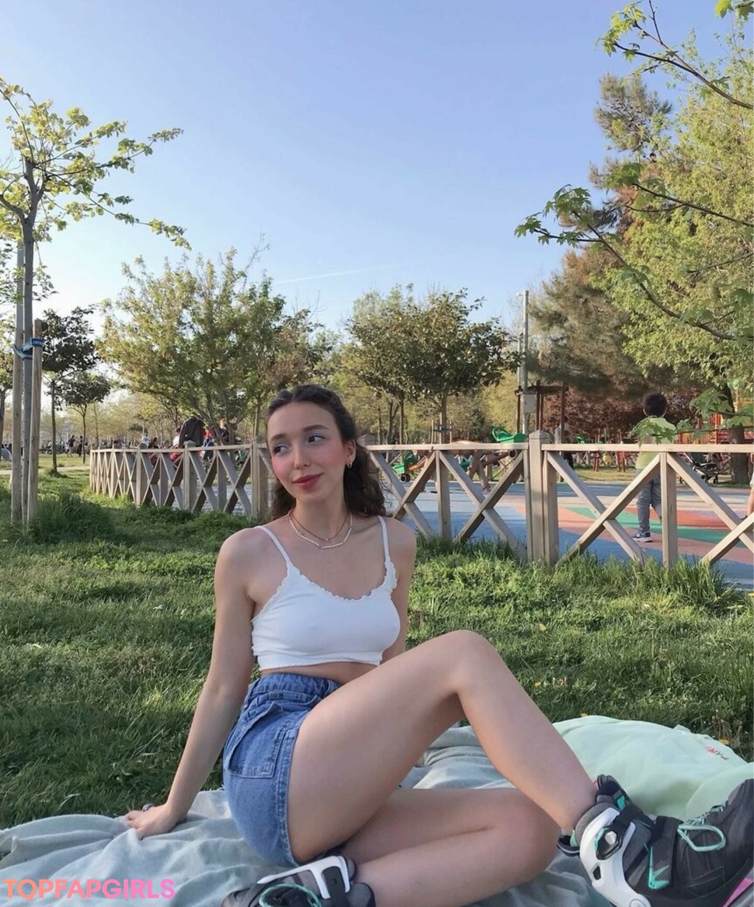 Meltem Koc model hd pic
